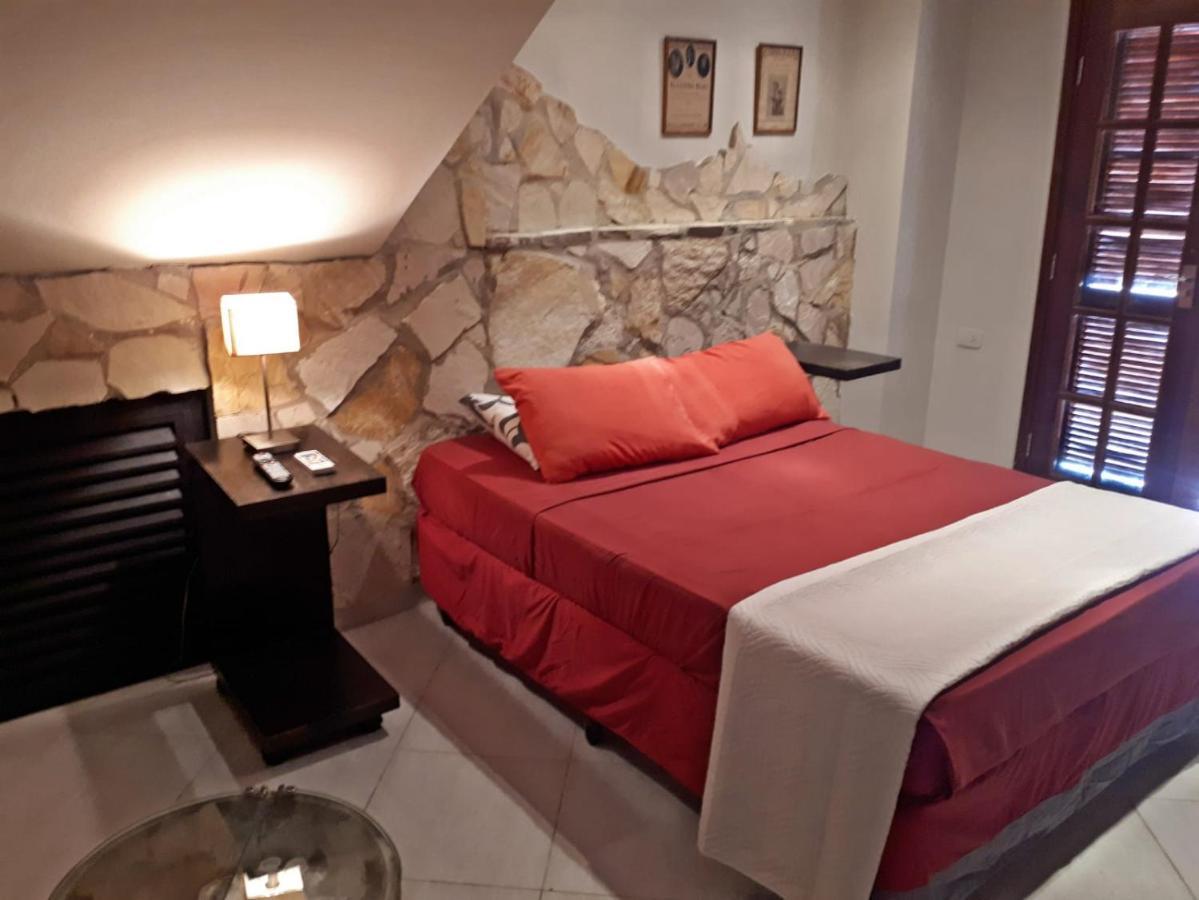 "Nueva La Grappa" Hotel & Posada Алтус Экстерьер фото